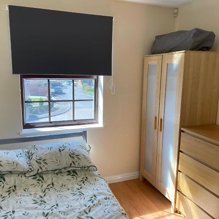 Large, Quiet, Sleeps 16, 4 Bathrooms, Parking, Leicester Esterno foto