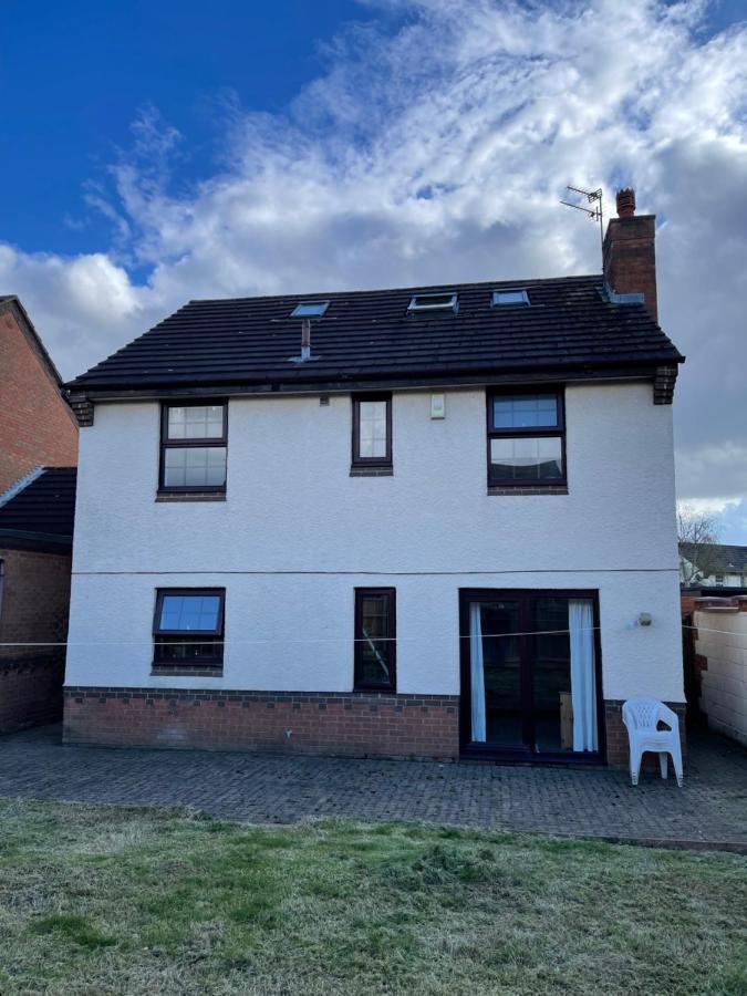 Large, Quiet, Sleeps 16, 4 Bathrooms, Parking, Leicester Esterno foto