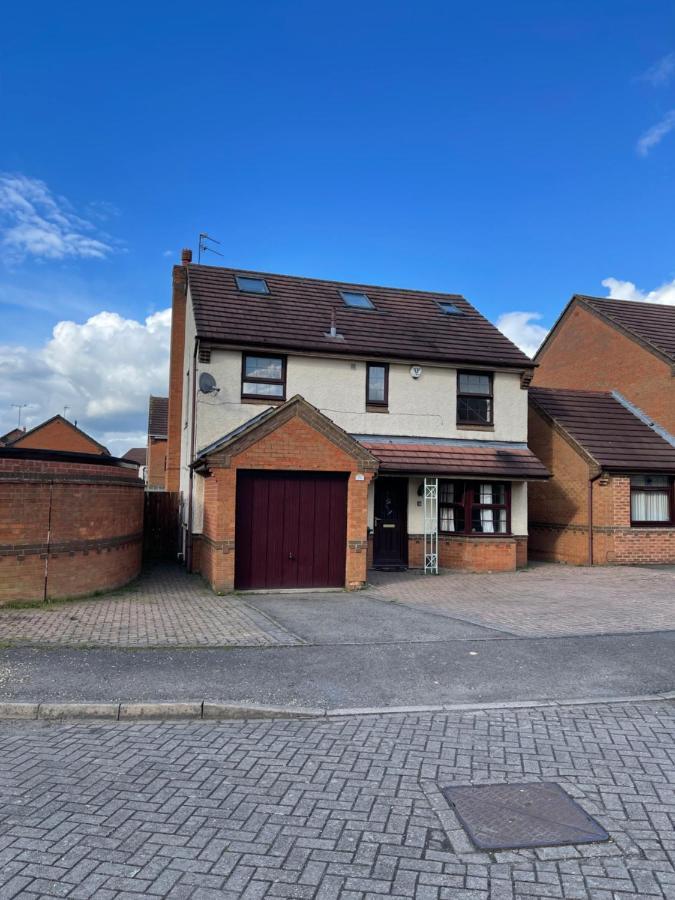 Large, Quiet, Sleeps 16, 4 Bathrooms, Parking, Leicester Esterno foto