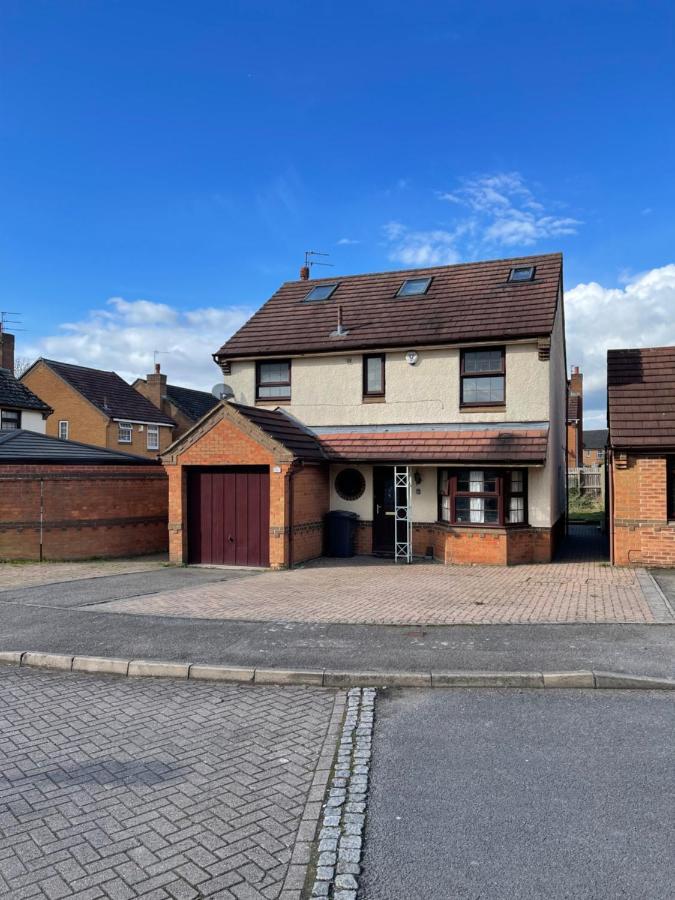 Large, Quiet, Sleeps 16, 4 Bathrooms, Parking, Leicester Esterno foto