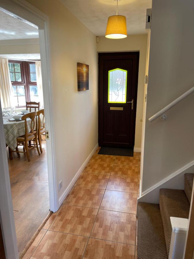 Large, Quiet, Sleeps 16, 4 Bathrooms, Parking, Leicester Esterno foto
