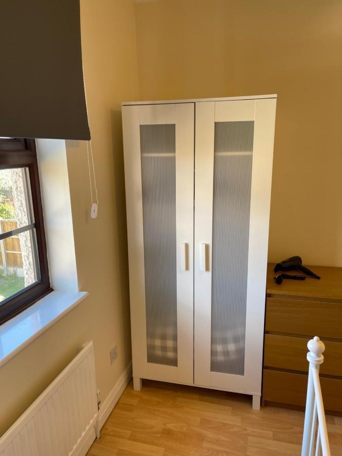 Large, Quiet, Sleeps 16, 4 Bathrooms, Parking, Leicester Esterno foto